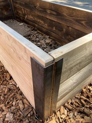 Naše vyvýšené záhony pro ekologické pěstování bez plastů (bez nopové folie), 4cm široké fošny z masivního dřeva (smrk,...